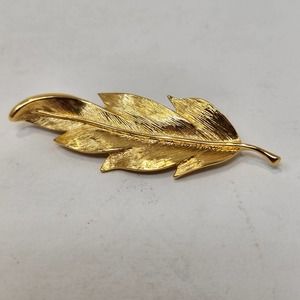 Napier Brushed Gold Tone Feather Leaf Brooch Pin Vintage Costume Jewelry Signed